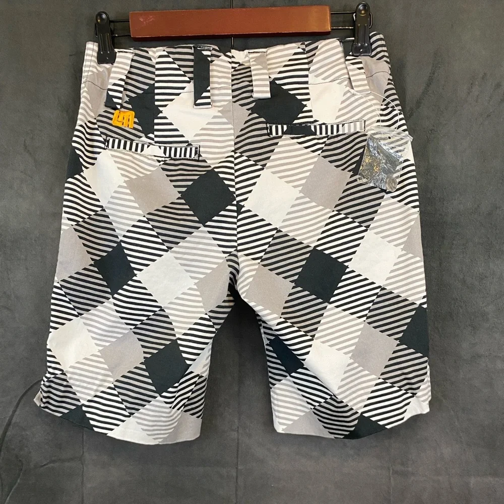 Loudmouth Ladies golf shorts - Picture 2 of 7